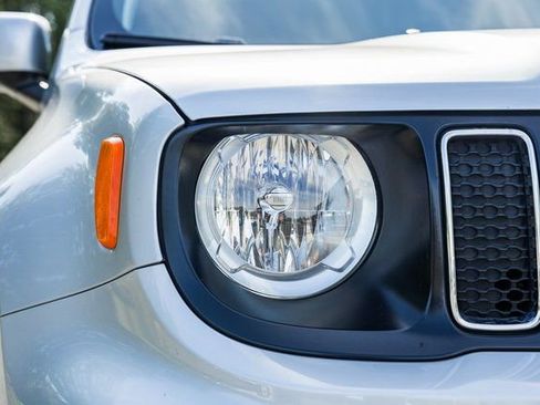 Used 2020 Jeep Renegade Latitude w/ UConnect 8.4 Nav Group image 21