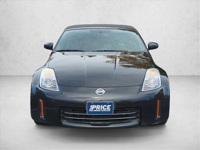 Used 2006 Nissan 350Z Touring RWD image 2