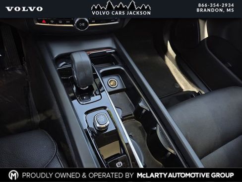 Used 2024 Volvo XC60 B5 Plus AWD/4WD image 13