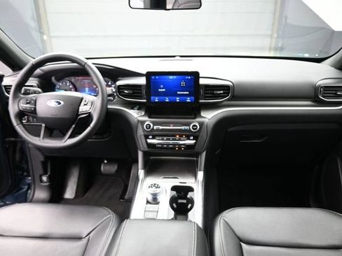 Used 2020 Ford Explorer XLT w/ Equipment Group 202A RWD image 25