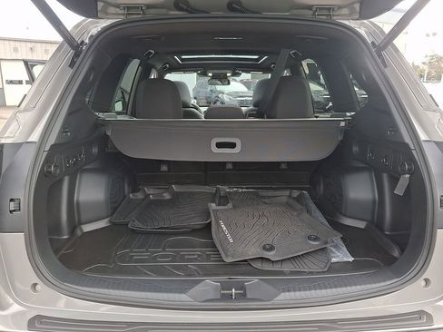 Used 2025 Subaru Forester Premium image 28