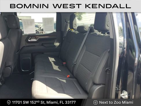 Used 2023 GMC Sierra 1500 SLE image 16