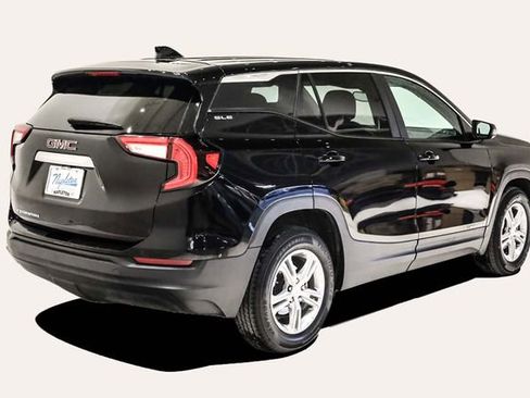 Used 2024 GMC Terrain SLE image 5