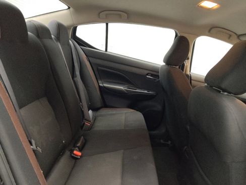 Used 2022 Nissan Versa SR image 19