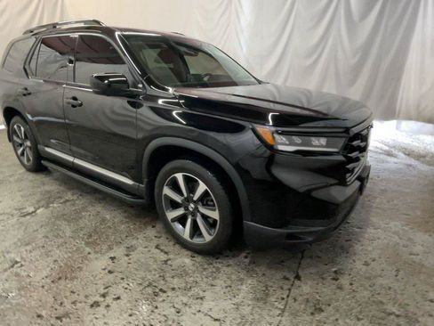 Used 2023 Honda Pilot Elite image 2