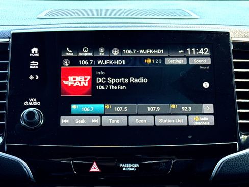 Used 2019 Honda Pilot Touring image 18