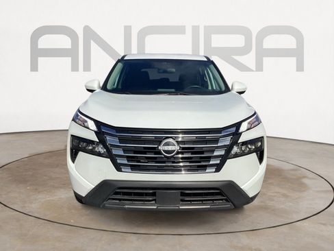 Used 2024 Nissan Rogue SV image 8