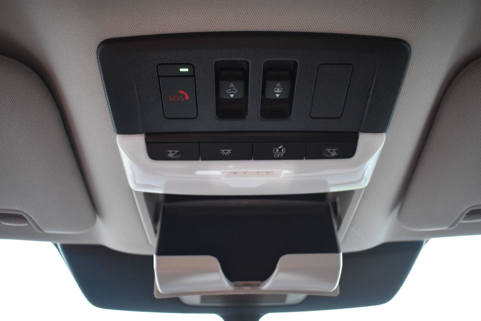 Used 2025 Nissan Pathfinder Platinum w/ Black Appearance Package FWD image 49