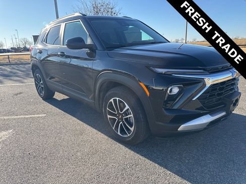 Used 2026 Chevrolet TrailBlazer LT image 3