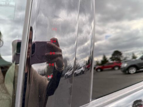 Used 2021 Ford Explorer XLT w/ Equipment Group 202A image 45