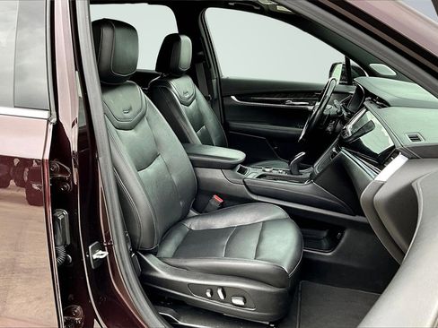 Used 2020 Cadillac XT6 Premium Luxury image 7