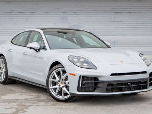 Certified 2024 Porsche Panamera 4 image 10