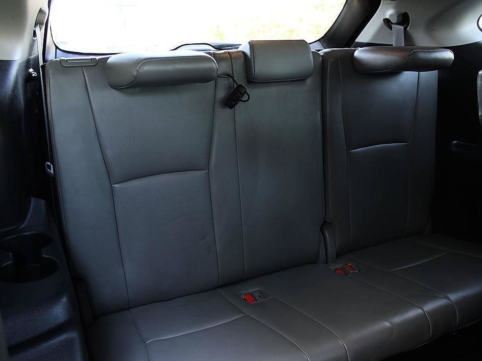 Used 2021 Toyota Highlander XLE FWD image 18