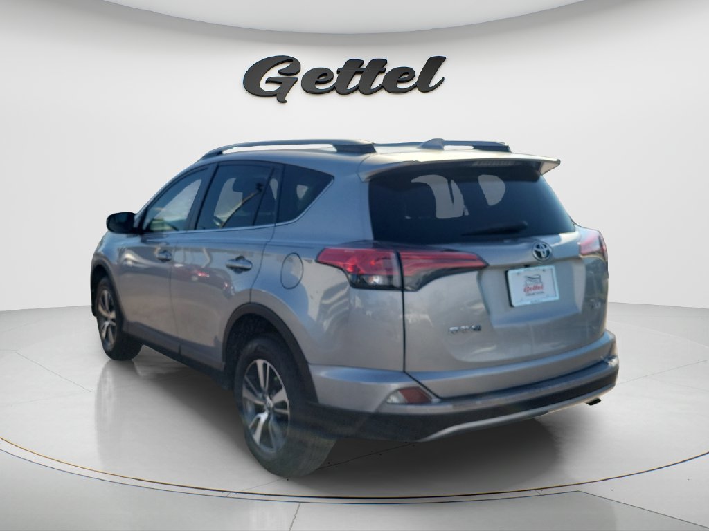 Used 2018 Toyota RAV4 XLE FWD image 7