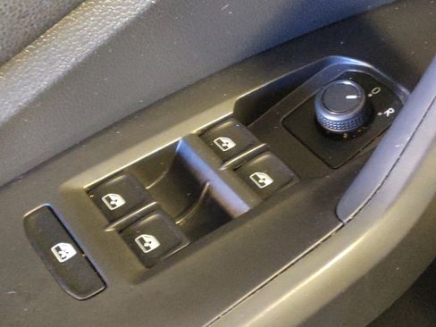 Used 2020 Volkswagen Jetta S FWD image 27