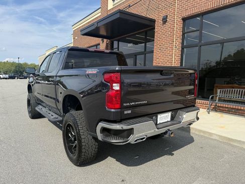 Used 2022 Chevrolet Silverado 1500 Custom Trail Boss AWD/4WD image 32