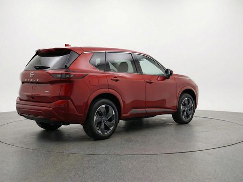 Used 2025 Nissan Rogue SV AWD/4WD image 9