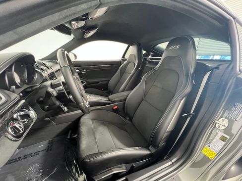 Certified 2025 Porsche 718 Cayman GTS RWD image 5