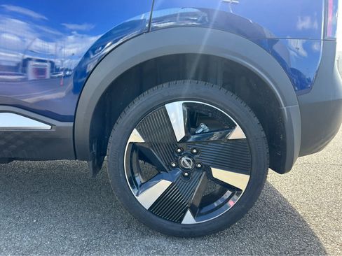 New 2026 Nissan Kicks SR FWD image 5