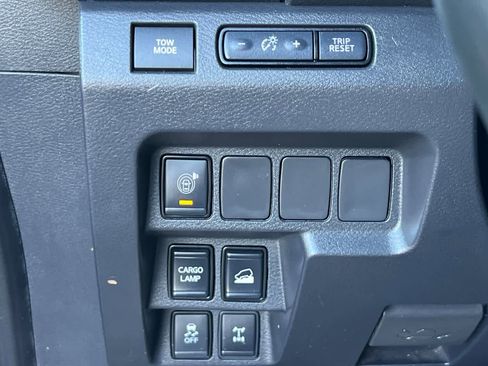 Used 2023 Nissan Frontier PRO-4X w/ Technology Package AWD/4WD image 31