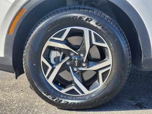Certified 2024 Kia Sportage LX image 9