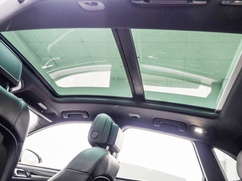 Used 2018 Porsche Macan S image 40