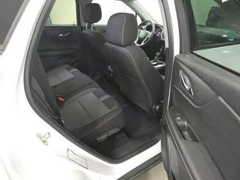 Used 2025 Chevrolet Blazer LT FWD image 8