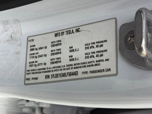 Used 2020 Tesla Model 3 Standard Range Plus image 42