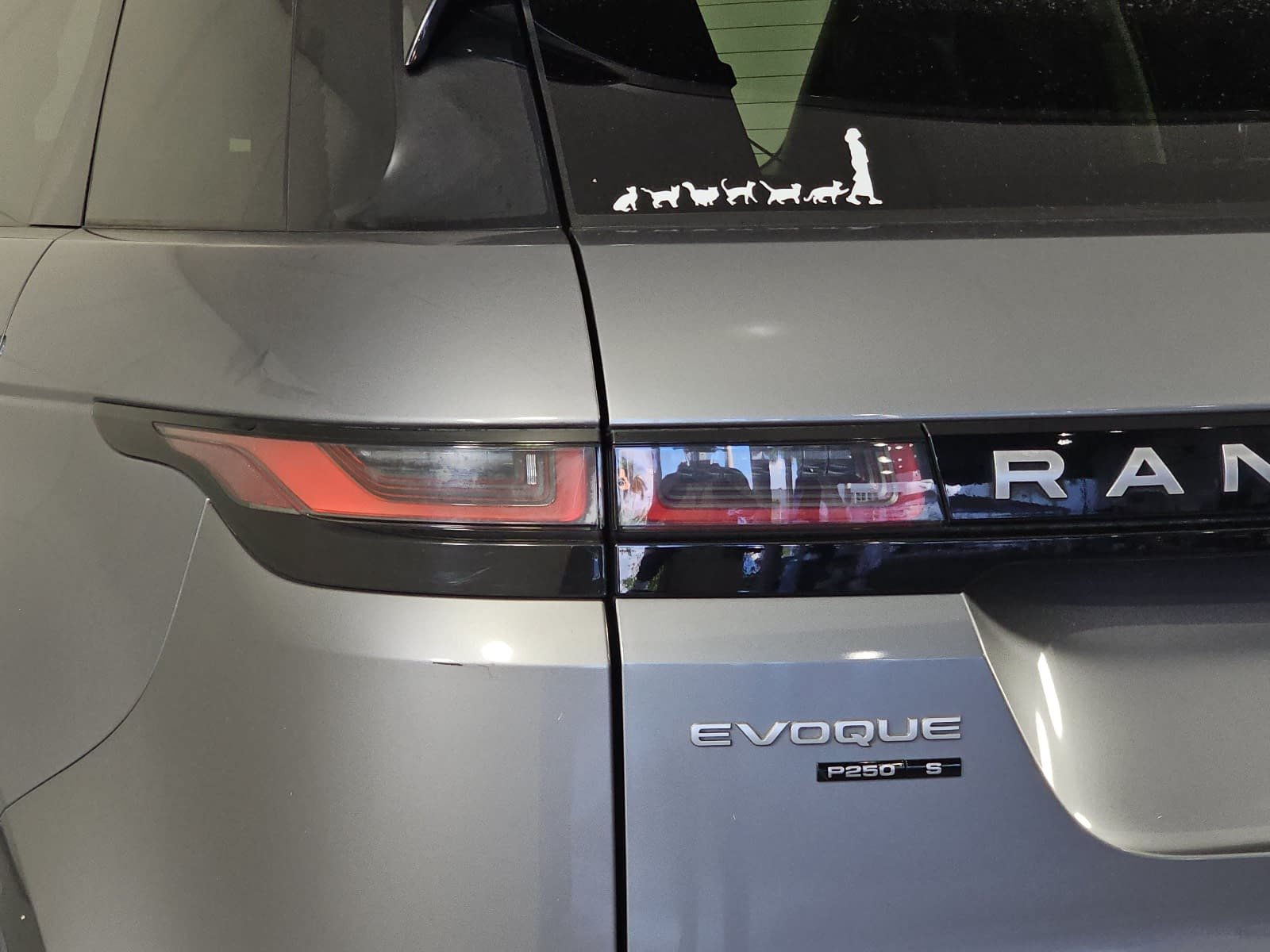 Used 2020 Land Rover Range Rover Evoque S AWD/4WD image 27