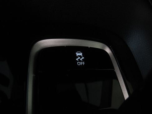 Used 2025 Toyota Corolla LE image 16