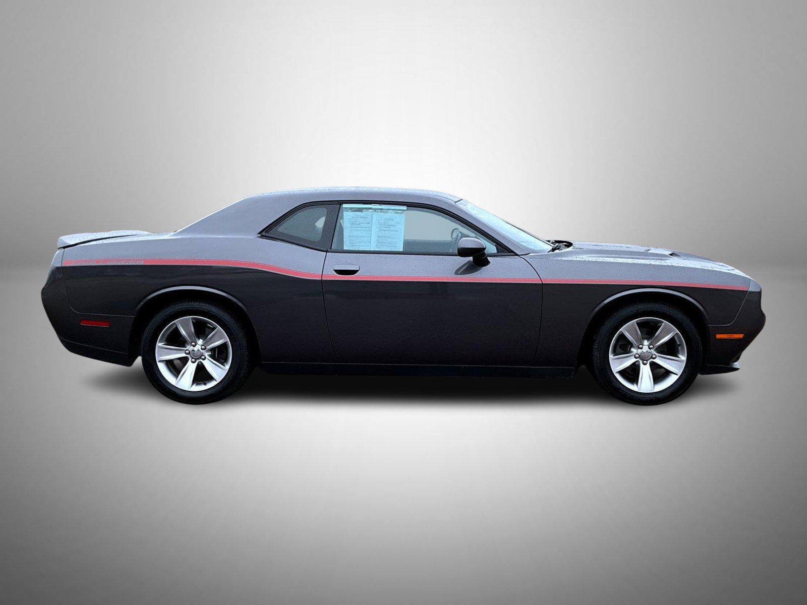 Used 2018 Dodge Challenger SXT RWD image 4