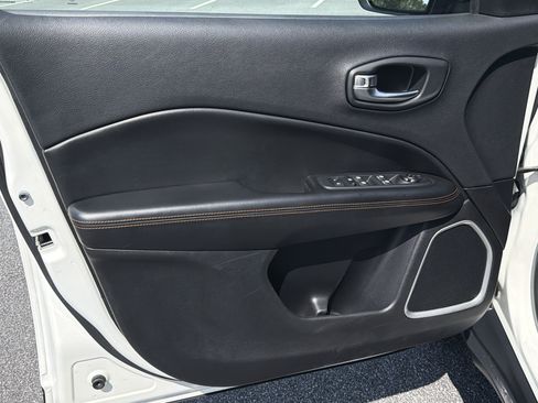 Used 2019 Jeep Compass Limited AWD/4WD image 12