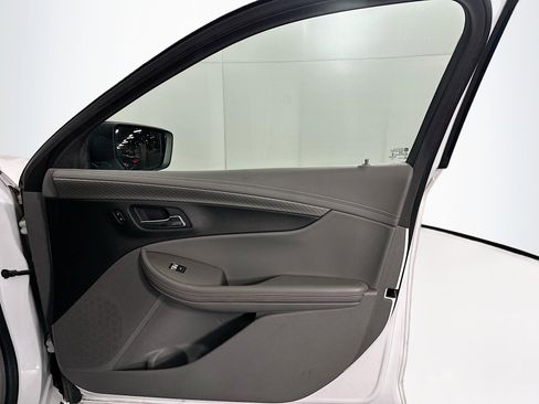 Used 2017 Chevrolet Impala LS image 28
