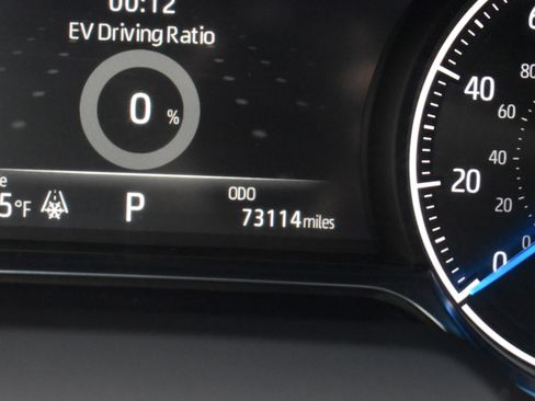 Used 2021 Toyota Venza Limited image 32