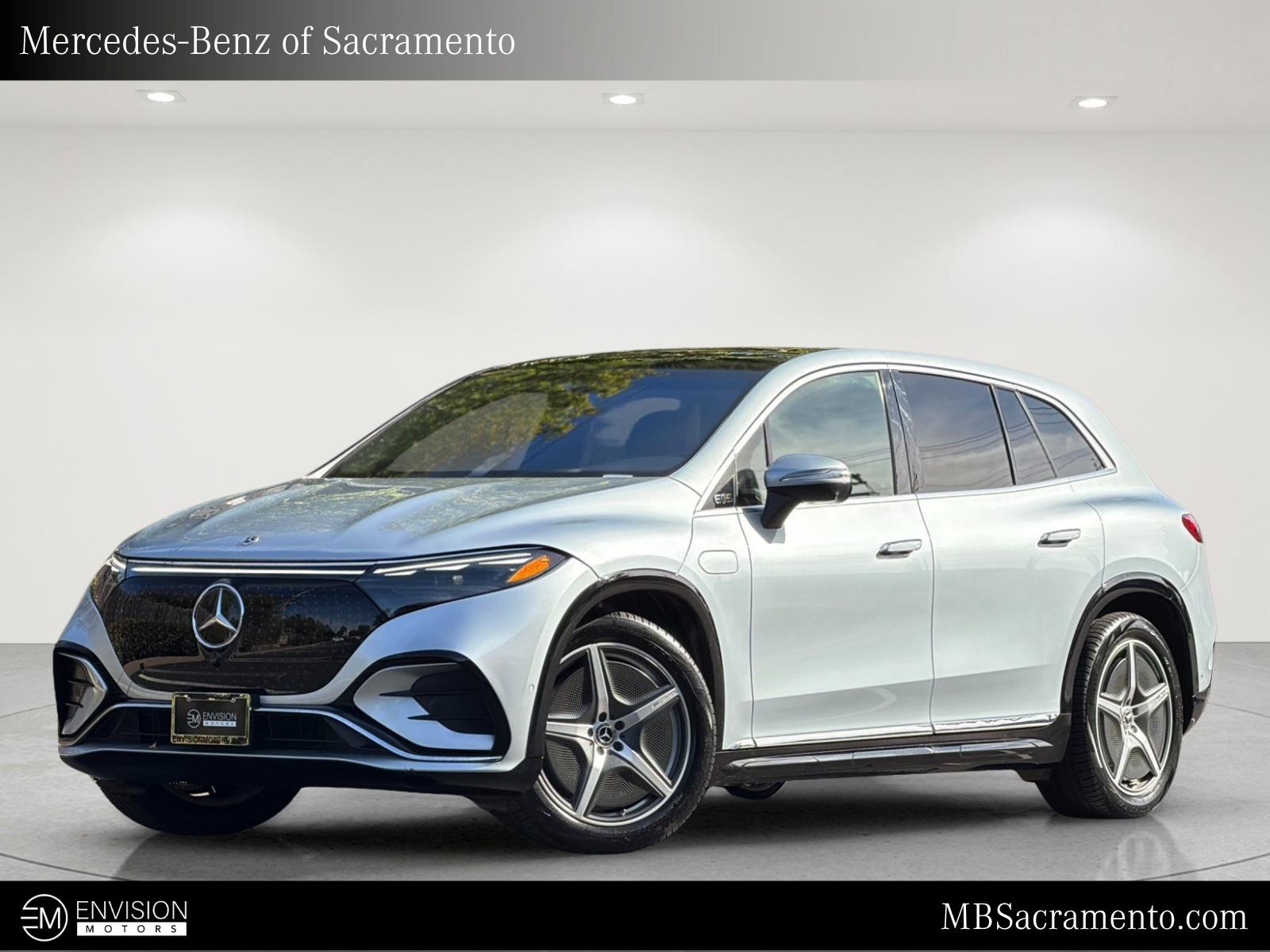 Used 2023 Mercedes-Benz EQS 580 4MATIC SUV image 1