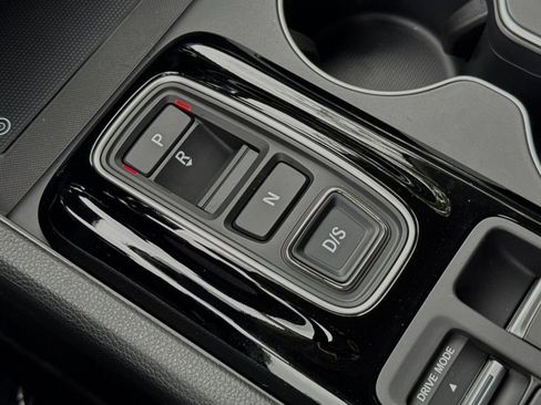 New 2025 Honda Pilot Touring image 24