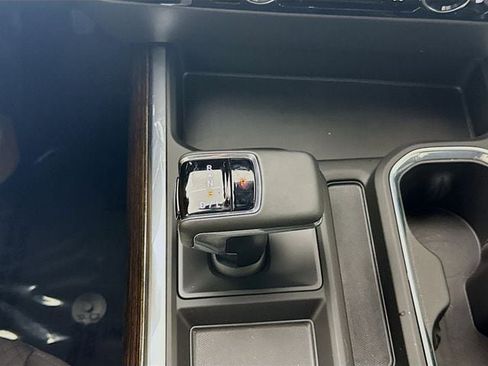 Used 2025 GMC Sierra 1500 Elevation image 20