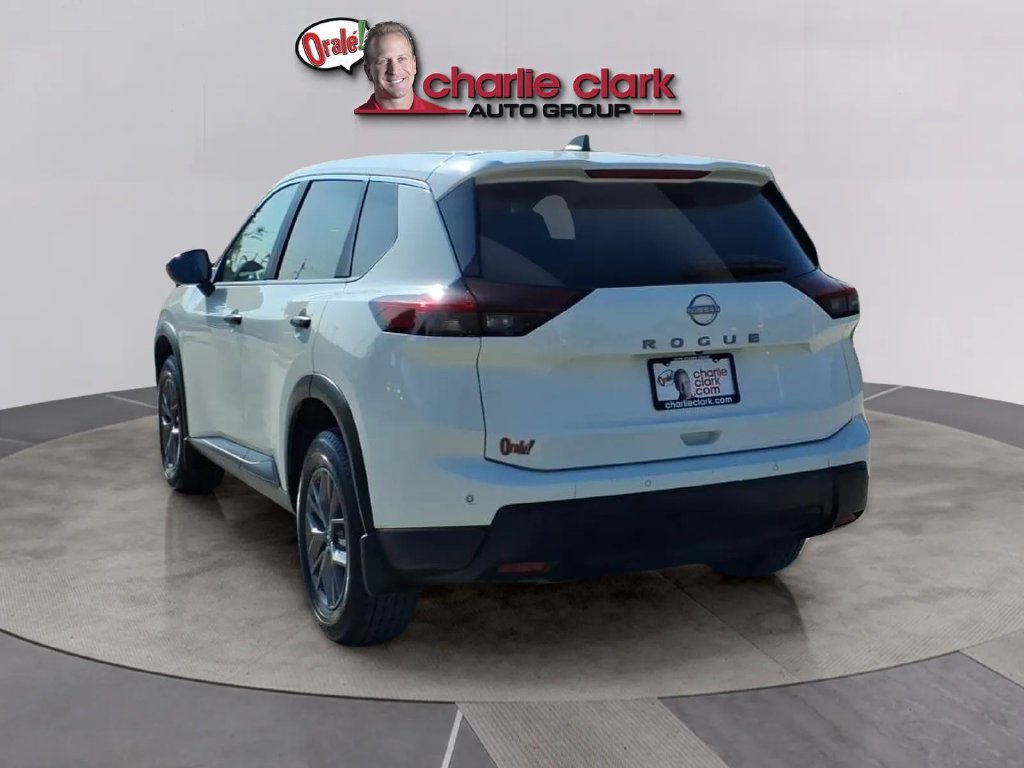 Used 2024 Nissan Rogue S FWD image 3