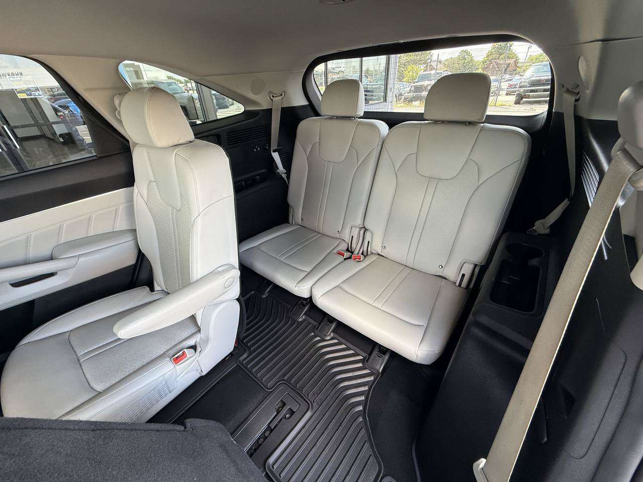 Used 2022 Kia Sorento AWD SX Prestige Plug-In Hybrid image 41