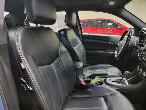 Used 2011 Chrysler 200 Limited FWD image 16