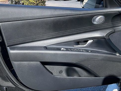 Used 2023 Hyundai Elantra SEL image 20