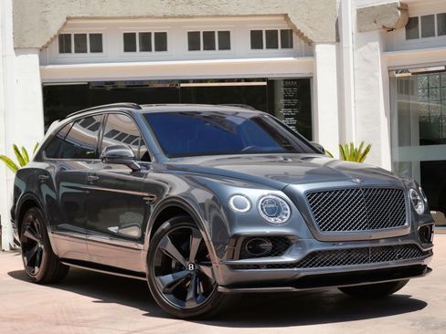 Used 2017 Bentley Bentayga AWD/4WD image 1