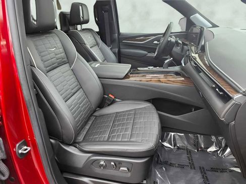 Certified 2024 Cadillac Escalade Sport Platinum w/ LPO, ONYX Package image 7