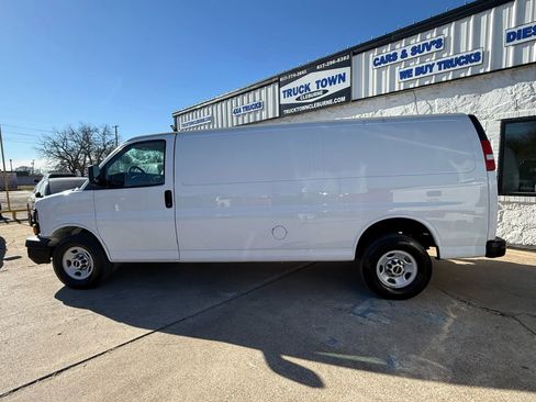 Used 2012 GMC Savana 2500 Extended image 2
