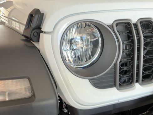 Used 2026 Jeep Wrangler Sport AWD/4WD image 46