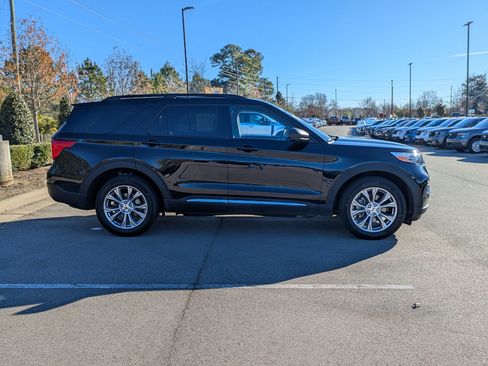 Certified 2023 Ford Explorer XLT w/ Equipment Group 202A image 3