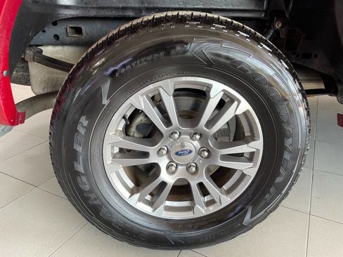 Used 2019 Ford F150 Lariat w/ Equipment Group 501A Mid image 13