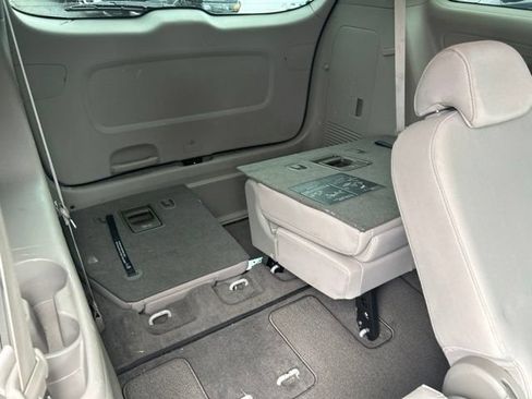 Used 2019 Kia Sedona LX FWD image 9