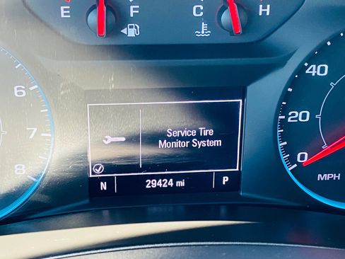 Used 2020 Chevrolet Equinox LS image 17