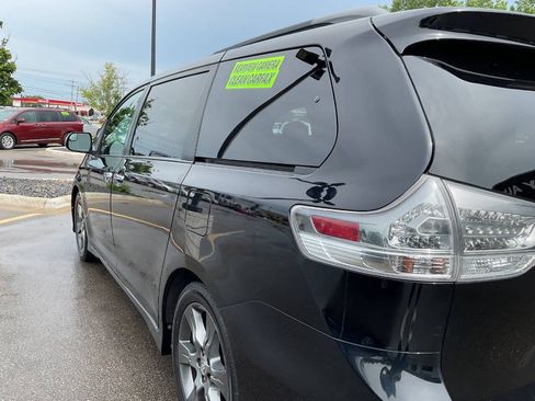 Used 2015 Toyota Sienna SE FWD image 5
